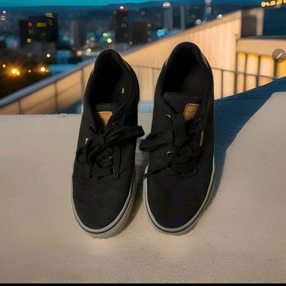 Vans Men’s Atwood Deluxe Sneaker SZ 8.0 Black